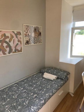 Single bedrooms with wifi and underbed 10